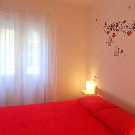 Old Center Apartment *
